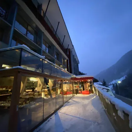Lux Alpinae Hotel
